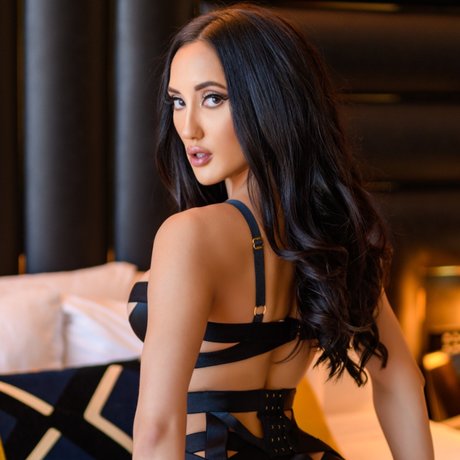 Chloe Amour porn actress pictures