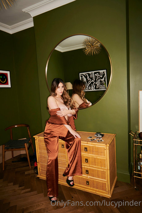 shemale dominatrix onlyfans free naked photo