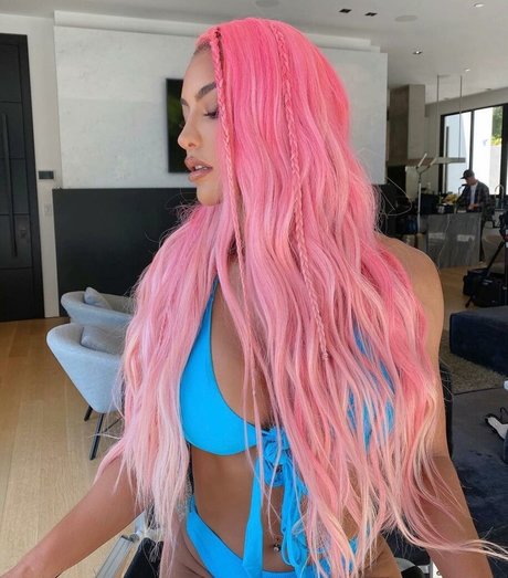 Natalie Eva Marie hot star pic