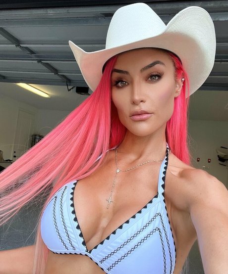 Natalie Eva Marie star perfect photo