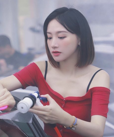 Inshy beautiful model pic