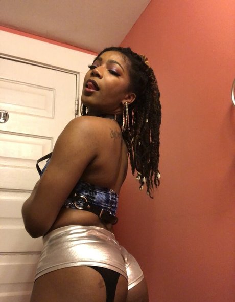 ZynahBear xxx pornstar gallery