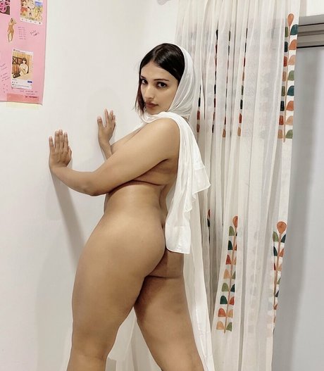 zorilee nude model pics
