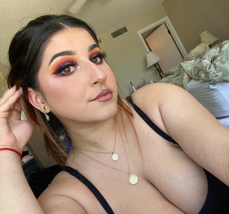 Zucchini pornstar nudes images