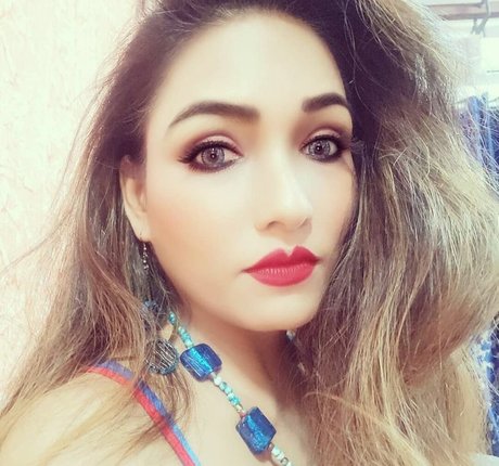 Zoya Rathore nude star photo