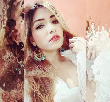 Zoya Rathore model xxx photo