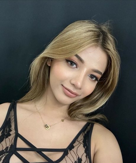 zuguszyx model hd photos