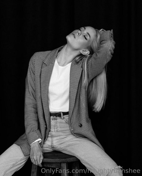 Naughtybanshee porn model photo