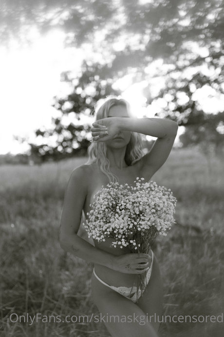 Briana Armbruster_ adult model photo