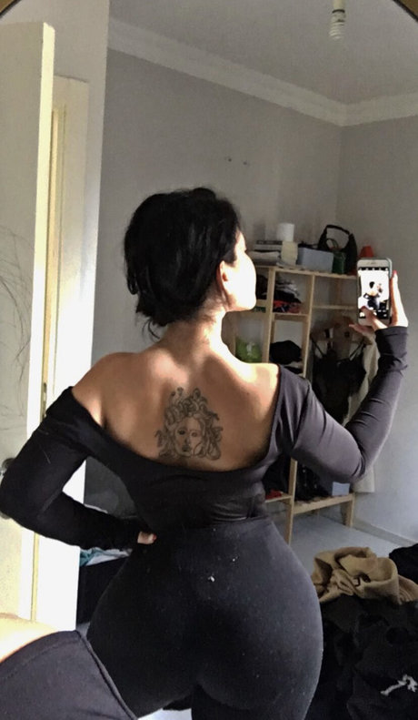 tiny onlyfans sexy nude image