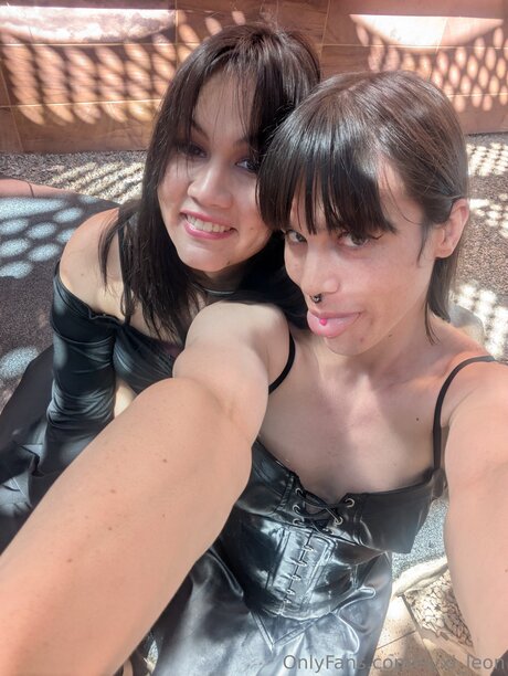 Nyxi Leon erotic actress images