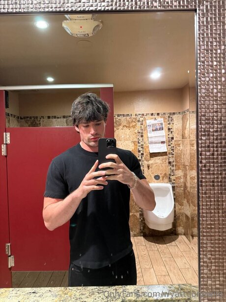 Wyattgonewild pornographic star images