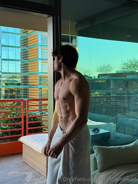 Wyattgonewild sex model images