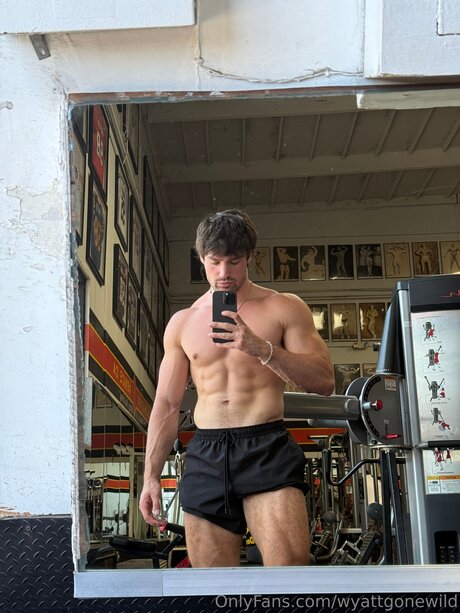 Wyattgonewild hot actress pics