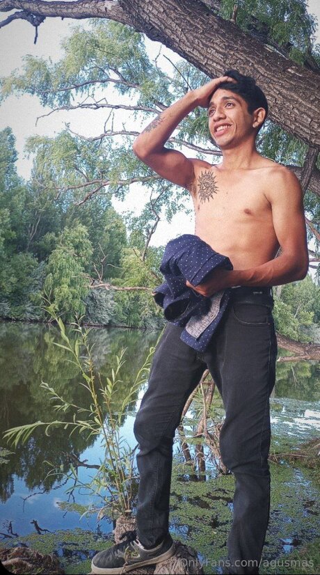 Agusmas model xxx pic