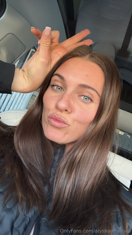 Alyshanewman hd model image