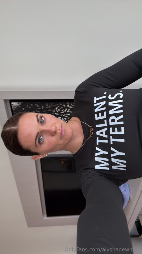 Alyshanewman model erotic pictures