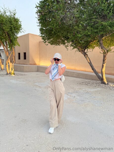 Alyshanewman pornstar picture