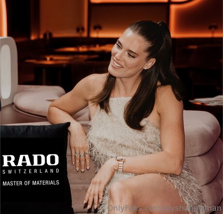 Alyshanewman sexy actress pic