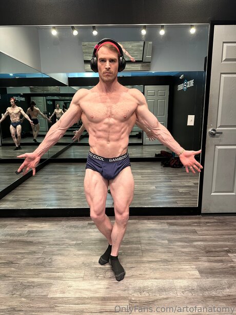 Artofanatomy star exclusive photo