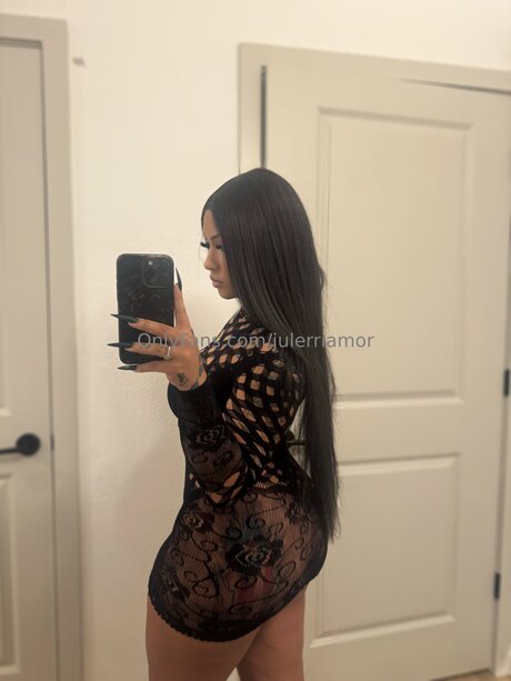 Julerriamor xxx model image