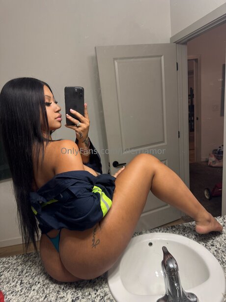 Julerriamor perfect model photos