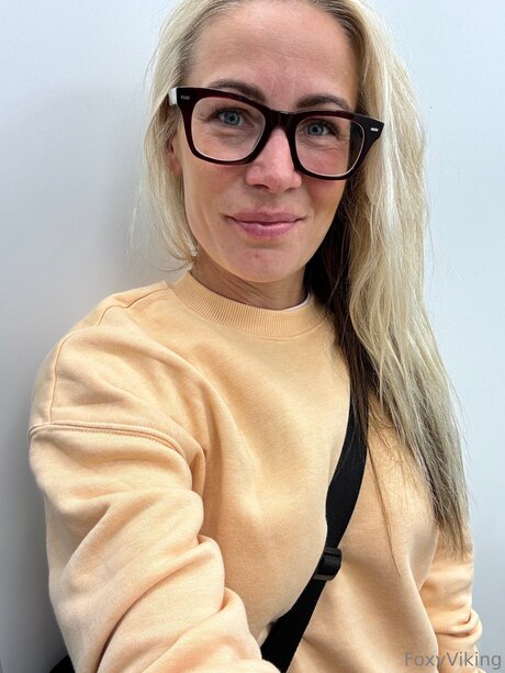 Foxyviking sexy star photo