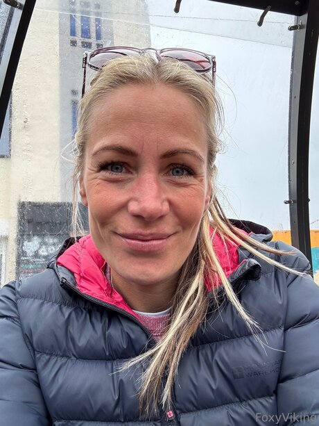 Foxyviking star nudes photos