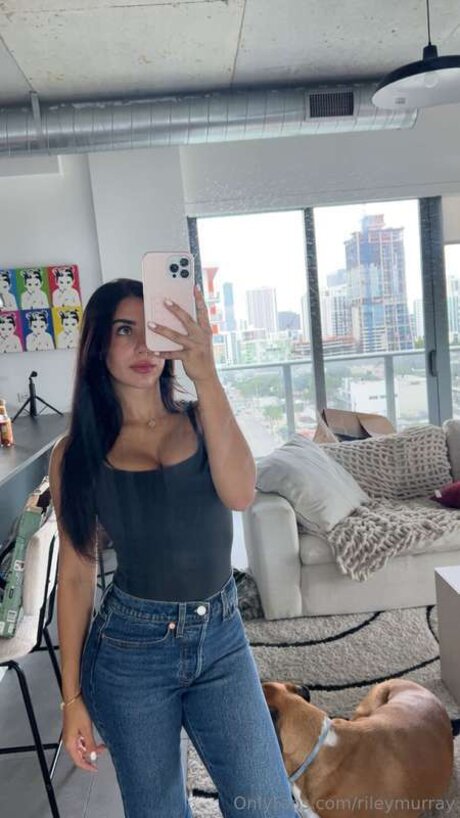 Rileymurray sexy actress pics