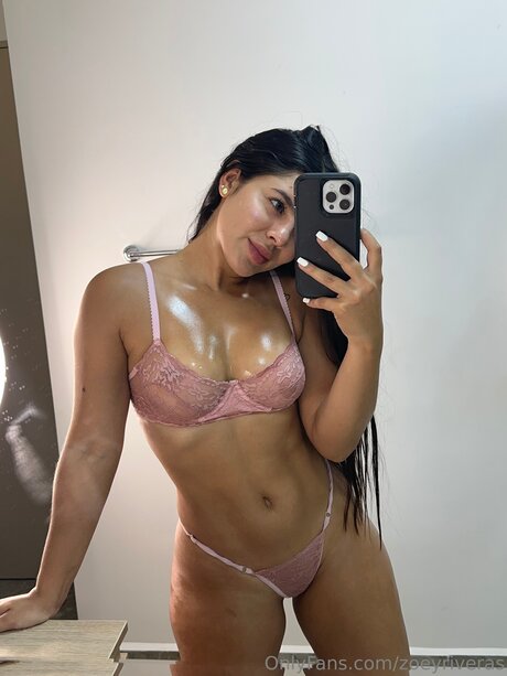 Zoeyriveras model art img