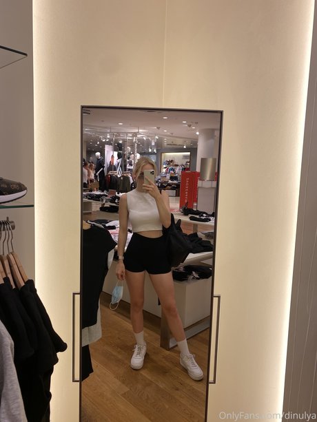 Dinulya free pornstar galleries