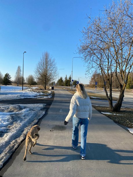 Dinulya naked pornstar pic