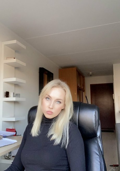 Dinulya porn star galleries