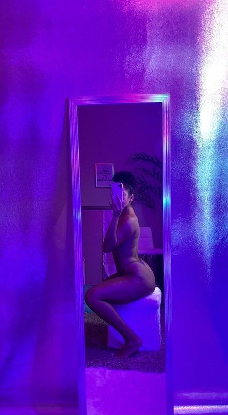 Koryanna Beavers model hot img