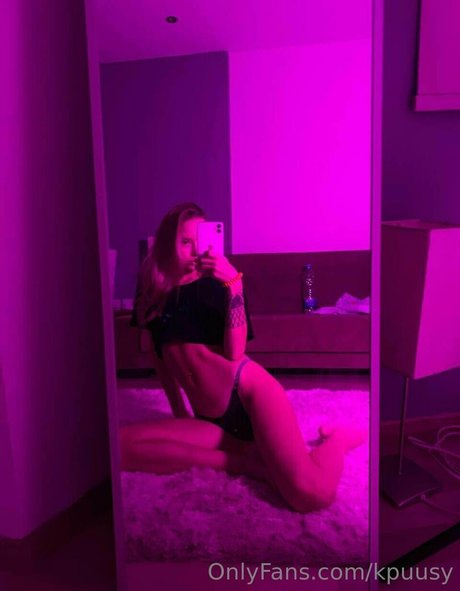 Kpuusy model naked pictures