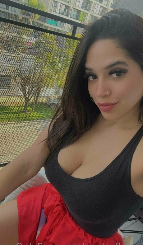 Paula Flores hd star pictures