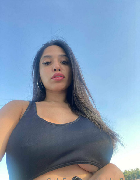 Paula Flores perfect star pictures