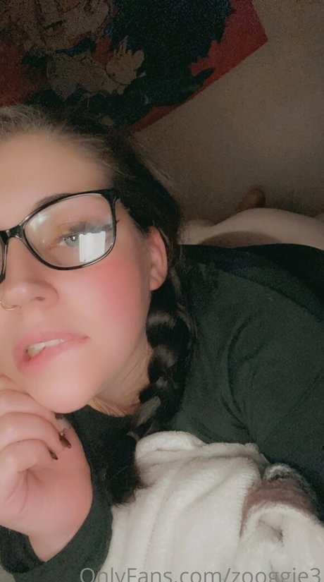 zooggie3 pornographic model picture