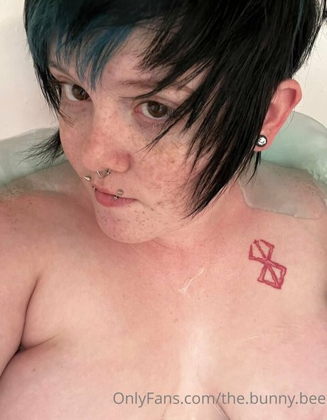 zomcel nudes model picture