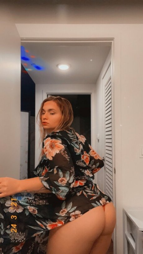 zoieburgher pornstar naked image