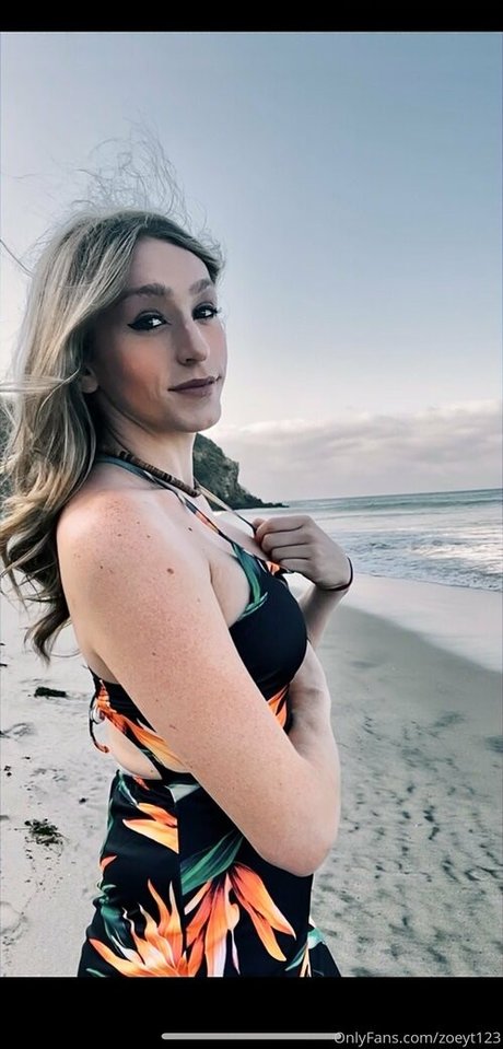 Zoeyt123 model nudes photos
