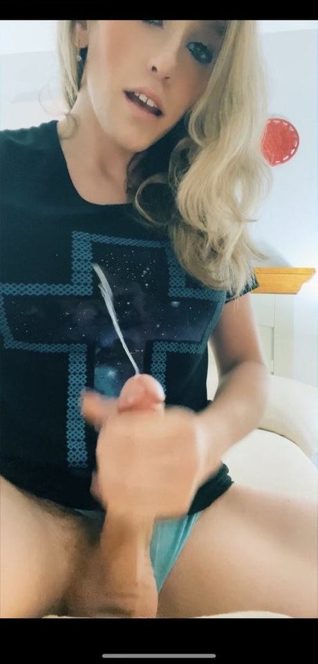 Zoeyt123 pornstar hot photo