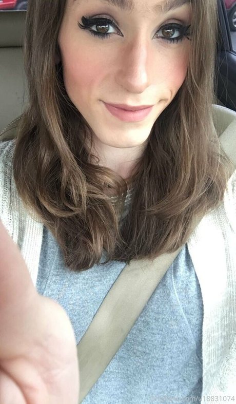 Zoeyt123 nudes model photo