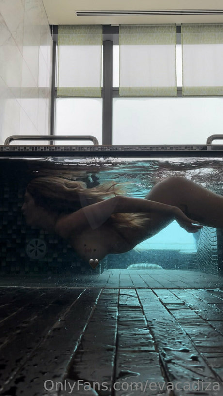 Eva Cadiza pretty model images