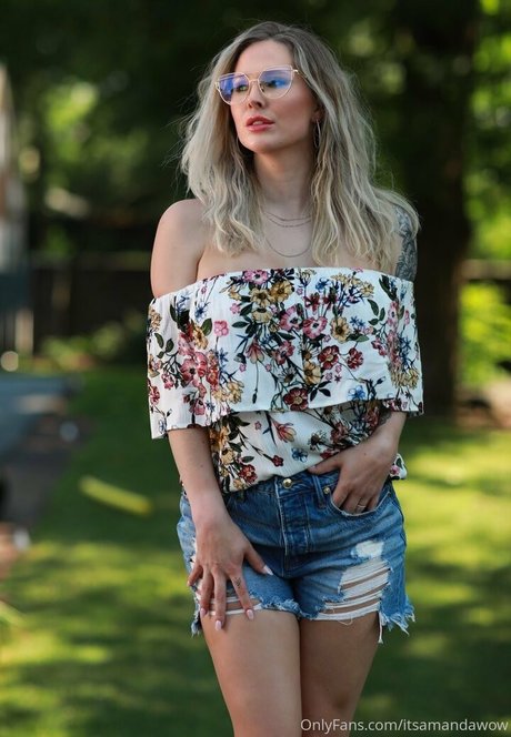 Goddess Amanda xxx model pic