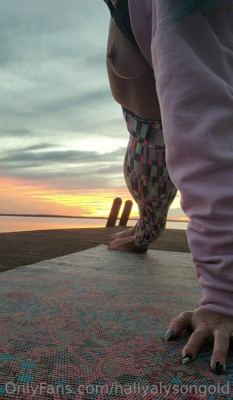 Hally Alyson Profile pic