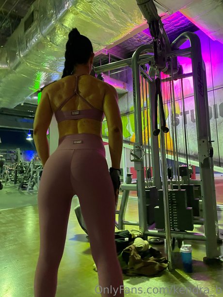 Kendra Banks free model img