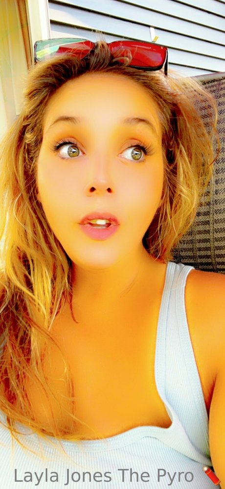 Layla Jones model pornographic images