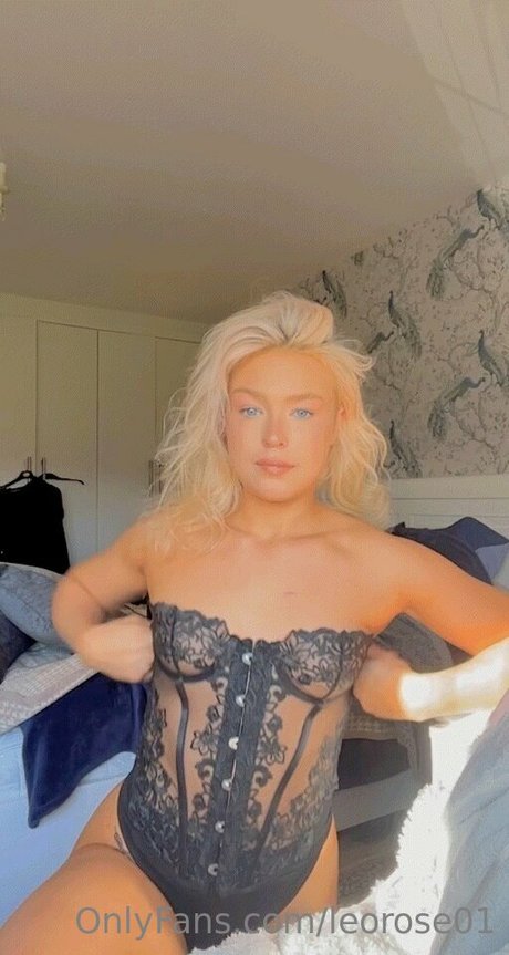 Leo Rose model sexy pic