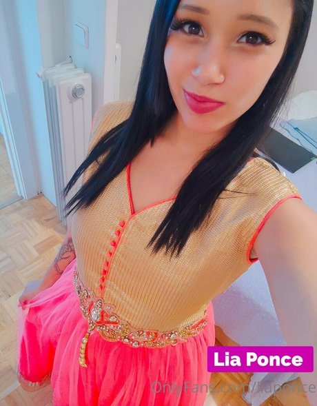 Lia Ponce sexy pornstar photos